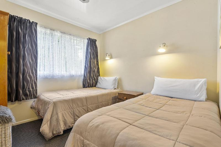 Bedroom 2, Te Aroha Motel, Matamata-Piako