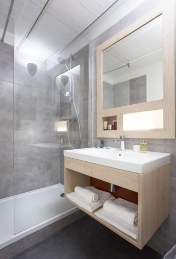 Bathroom 4, Hôtel Club MMV Le Flaine, Haute-Savoie