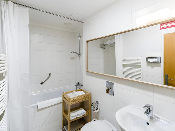 Bathroom 4, Archibald City, Praha 1