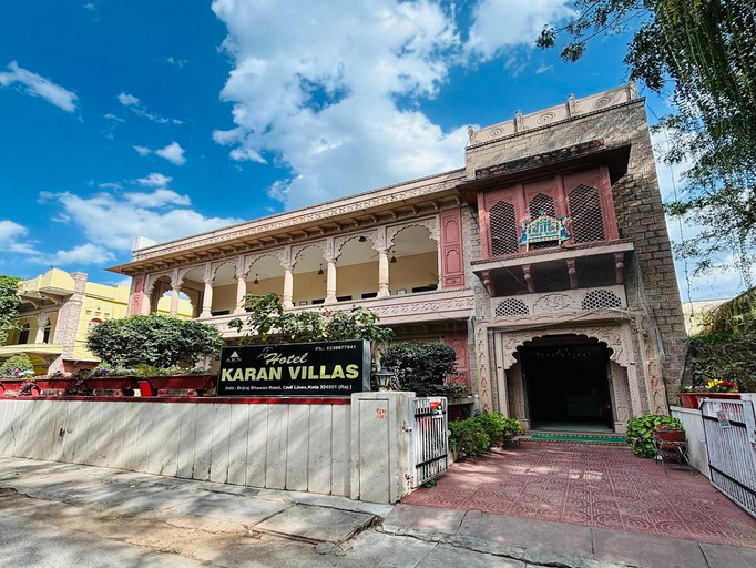 Exterior & Views
