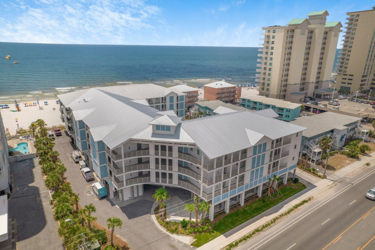 Exterior & Views 2, Sea Glass 304, Baldwin