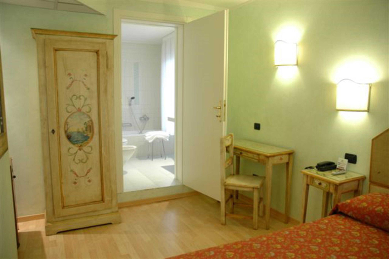 Bedroom 3, Hotel Ariston, Venezia