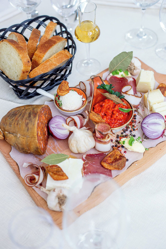 Food & Drinks 5, Titova Vila Zlatibor, Čajetina