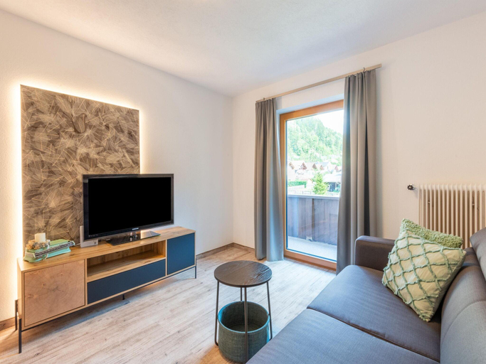 Others 3, Apartment in Tyrol with Ski Boot Heaters, Landeck