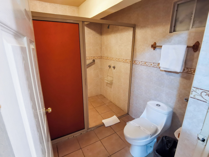 Bathroom 4, Hotel El Nogalito, Cuatrociénegas