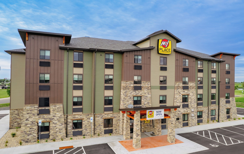 Exterior & Views 1, My Place Hotel-Mitchell, SD, Davison