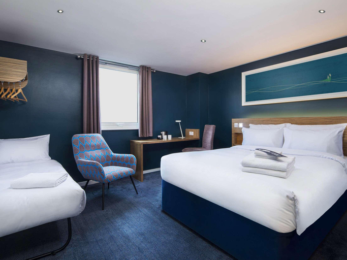 Bedroom 4, Travelodge Edinburgh Central Queen Street, Edinburgh