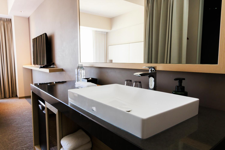 Bathroom 11