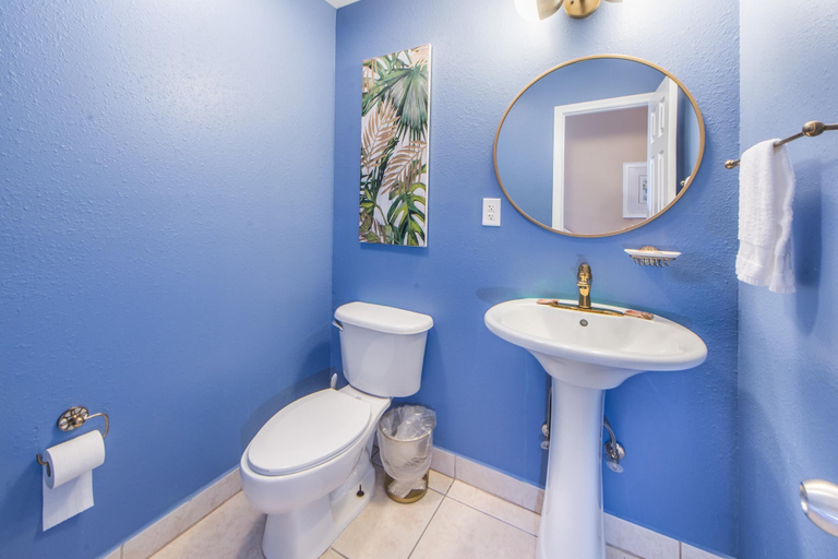 Bathroom 3, Aweigh From Home, Walton
