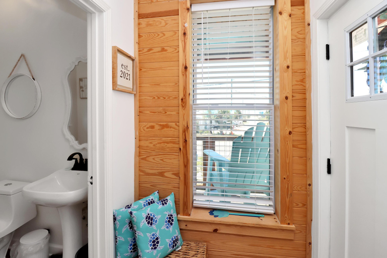Bathroom 4, Bucket List, Bay