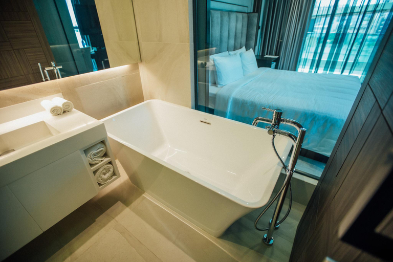 Bathroom 11
