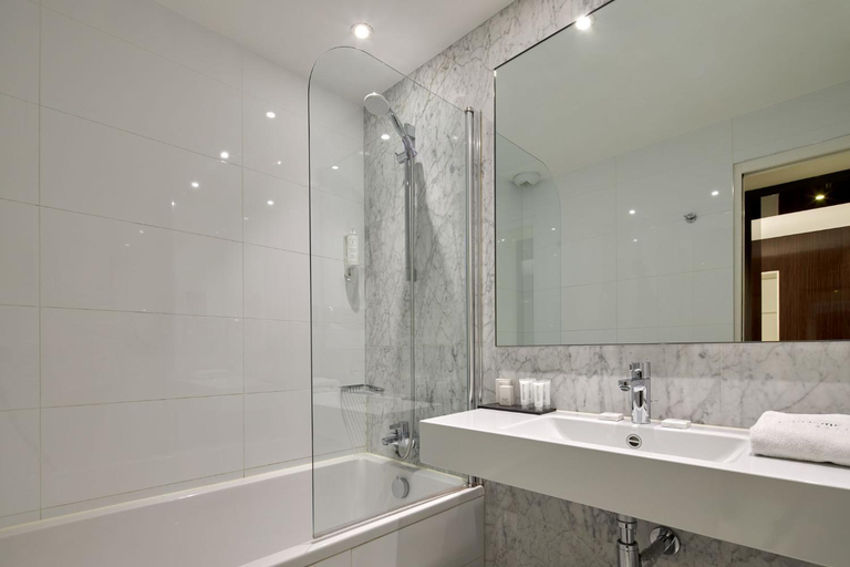 Bathroom 4, Hotel Tourisme Avenue, Paris