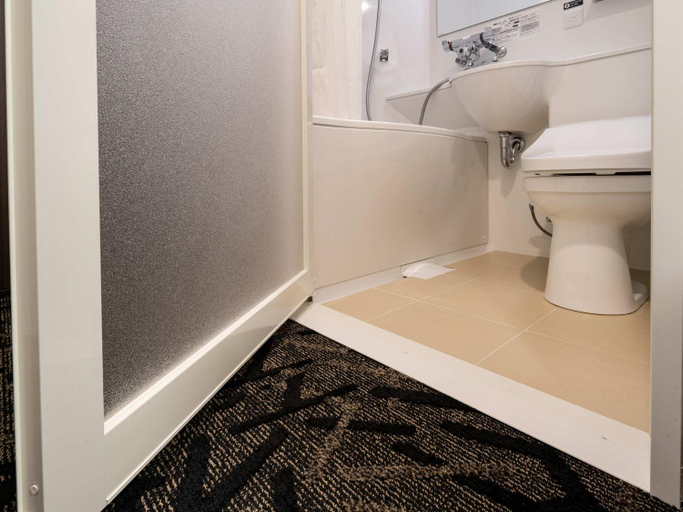 Bathroom 14