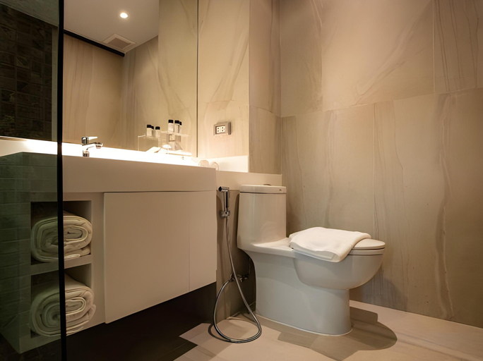 Bathroom 19