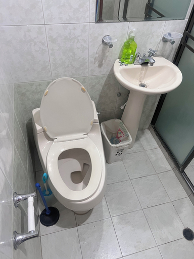 Bathroom 3, Come to me, Santiago de Cali
