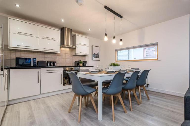 Room 3, Host Apartments Knight St Place, Sefton