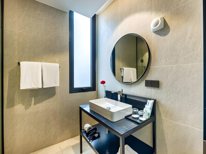 Bathroom 11