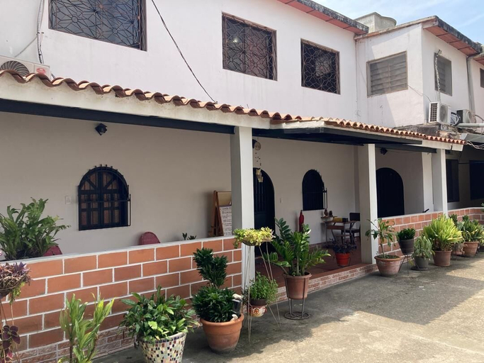 Exterior & Views, Bed and Breakfast Donde Rafa, Girardot