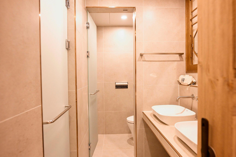 Bathroom 7