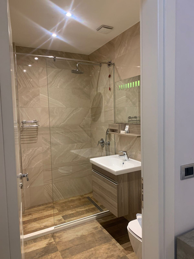 Bathroom 3, Blue Marine Hotel, Durrësit