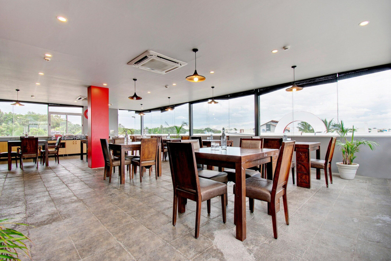 Dining 3, Elite Stays at Ulsoor Near Halasuru Metro Station, Bangalore