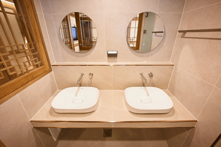 Bathroom 11
