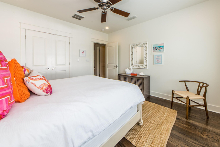 Bedroom 1, Anchors Up, Walton