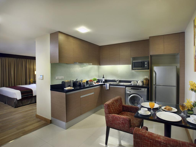 Dining Room 6