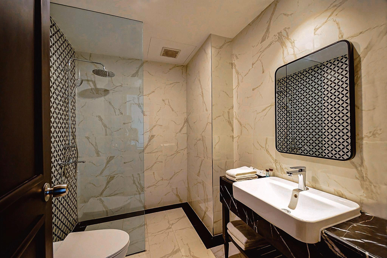Bathroom 13