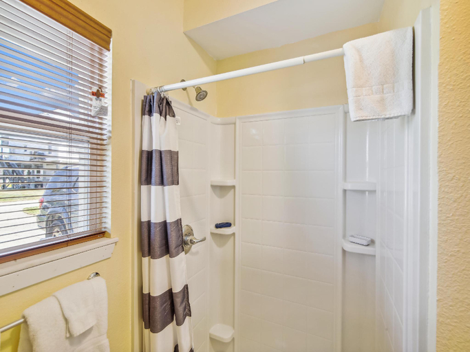 Bathroom 3, Celestial Dreams, Galveston