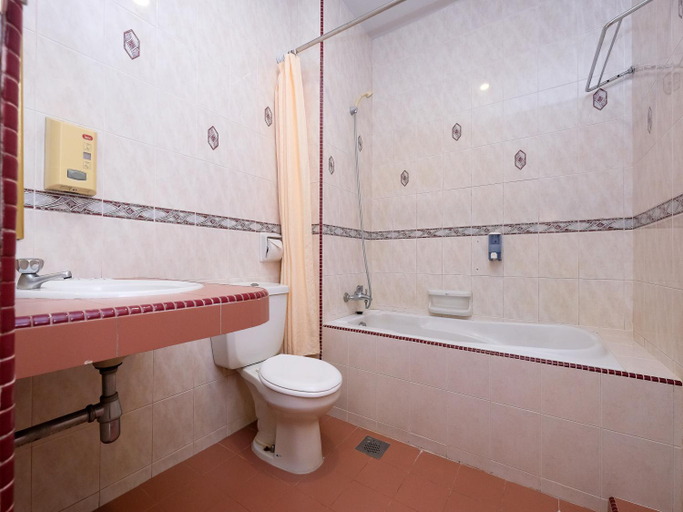 Bathroom 4