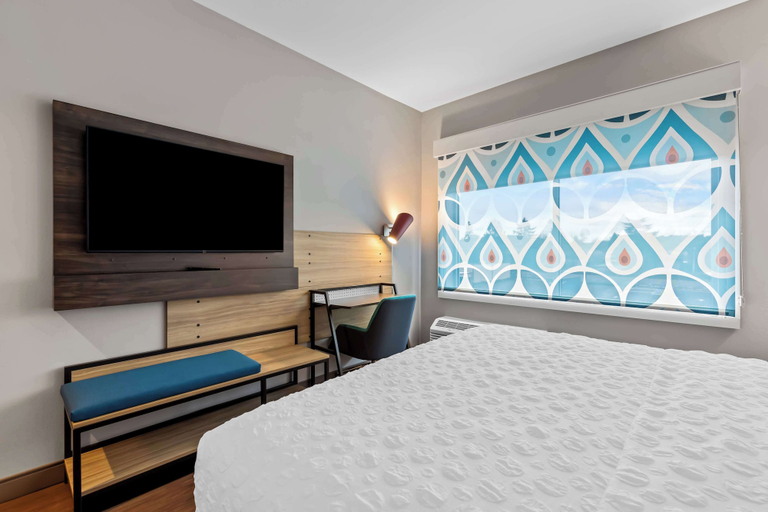 Bedroom 3, Tru By Hilton Aloha Beaverton, Washington