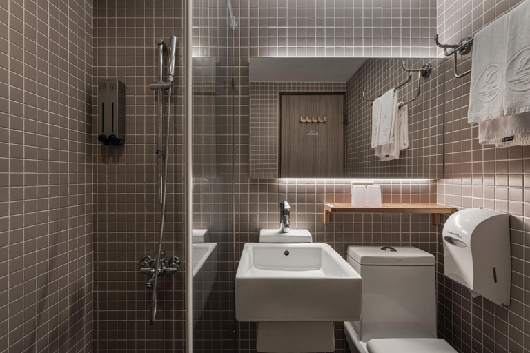 Bathroom 5, The Riverside Hotel International, Kaohsiung