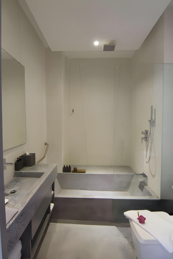 Bathroom 5, Bopha Bassac Boutique Hotel, Phnom Penh