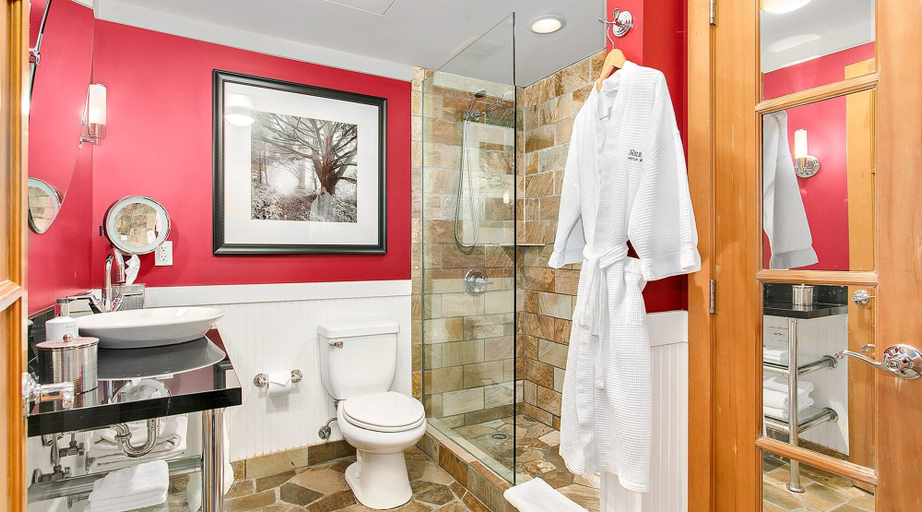 Bathroom 5, The Edgewater Hotel, Seattle