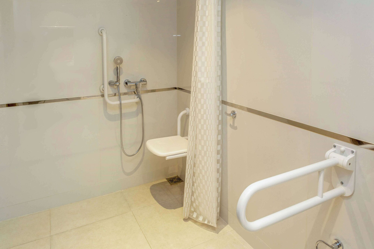 Bathroom 4, Dazzler by Wyndham La Plata, La Plata