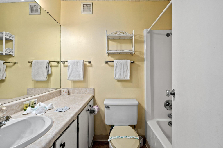 Bathroom, Top Of The Gulf 621, Bay