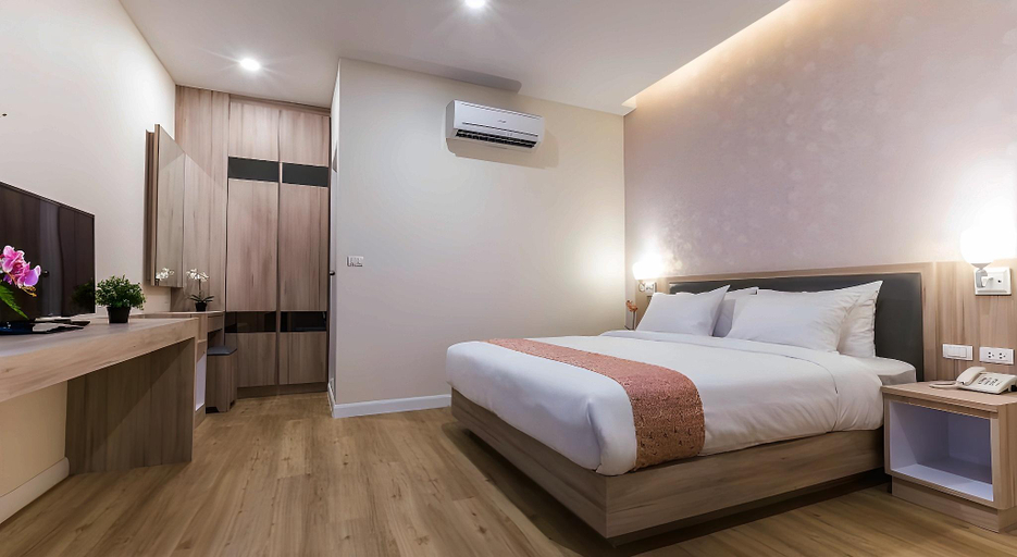 Bedroom 12