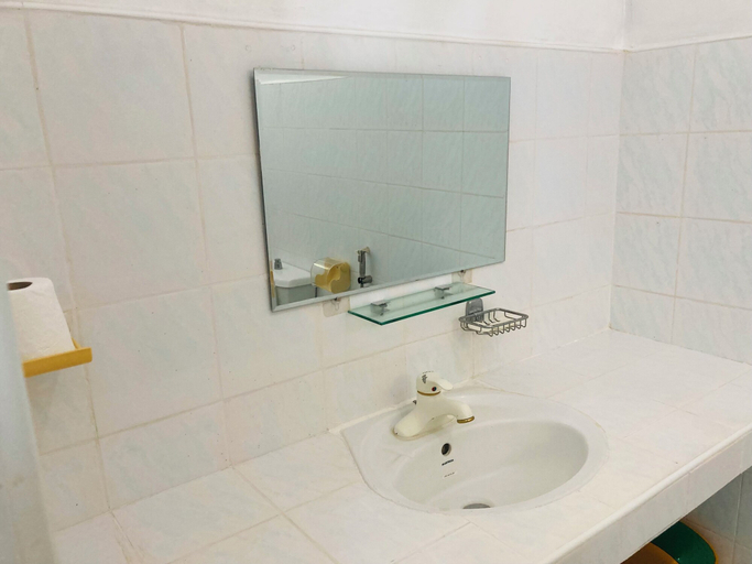 Bathroom 3, Olympia Travellers Inn, Catarman