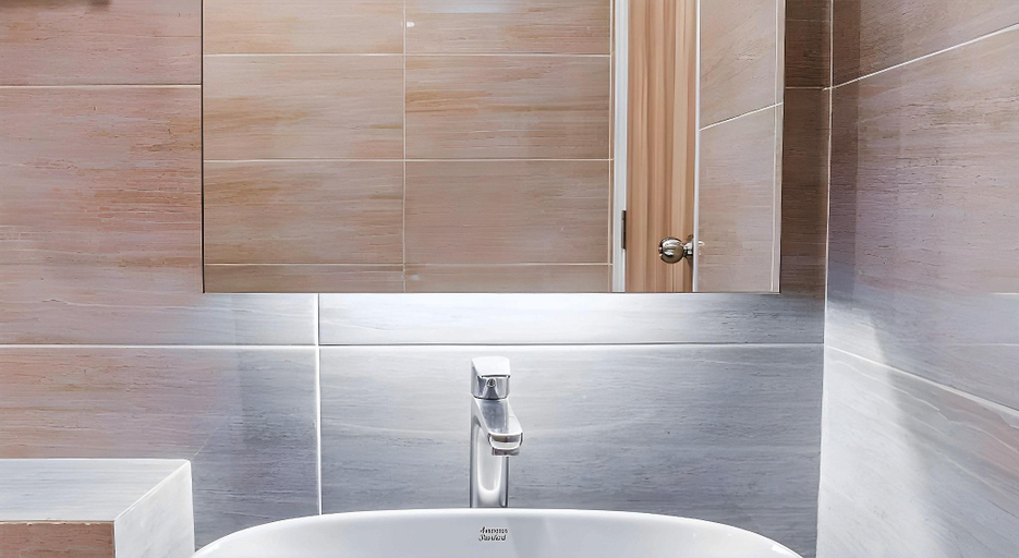 Bathroom 24