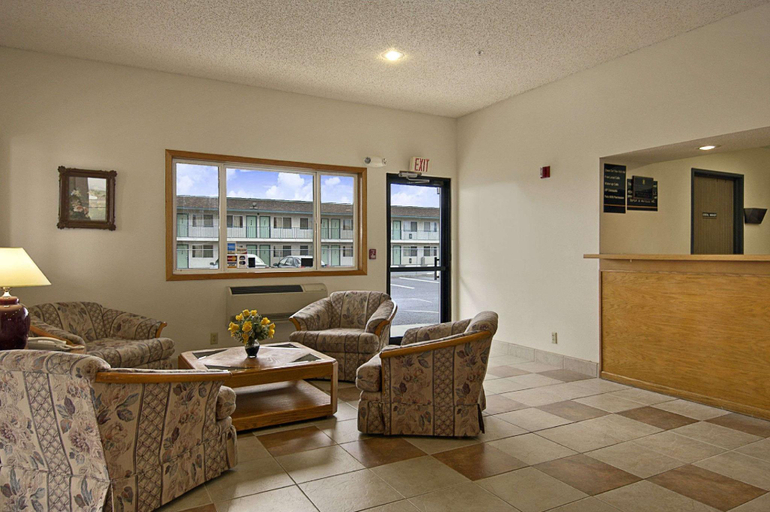 Public Area 2, Super 8 by Wyndham Pendleton, Umatilla