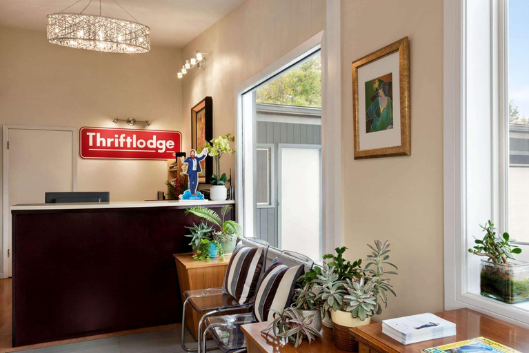 Public Area 2, Thriftlodge Edmonton, Division No. 11