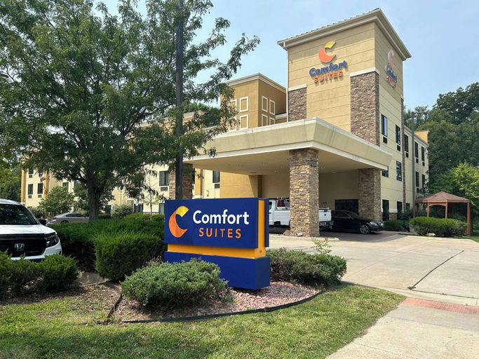 Exterior & Views 2, Comfort Suites Topeka Northwest, Shawnee