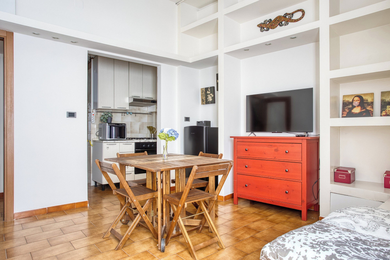 Others 5, Adorable flat near centre, Milano