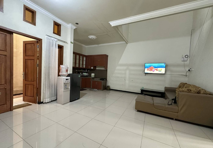 Others 2, Villa Fay Fai, Malang