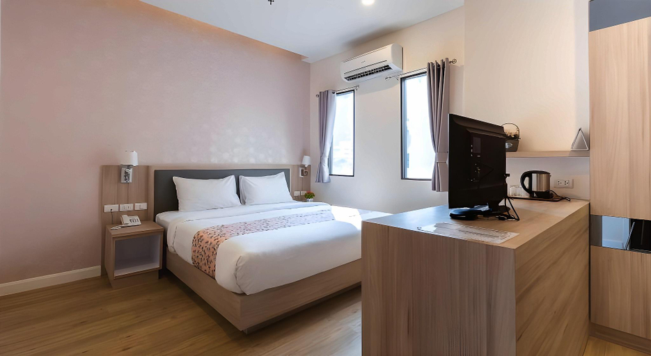 Bedroom 12