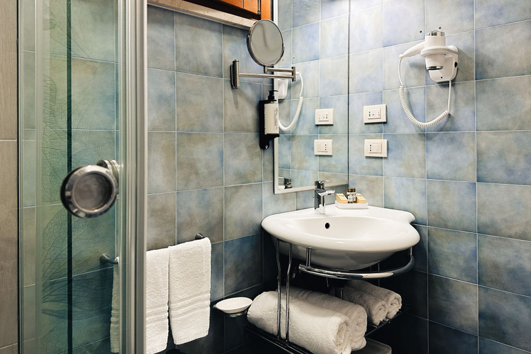 Bathroom 5, Qalea Pantelleria, Trapani