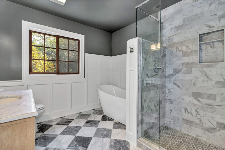 Bathroom 3, Wolf Creek House, Buncombe