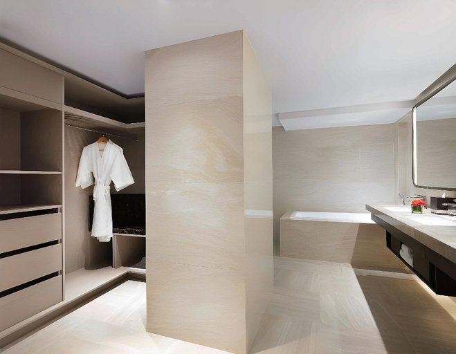 Bathroom 10