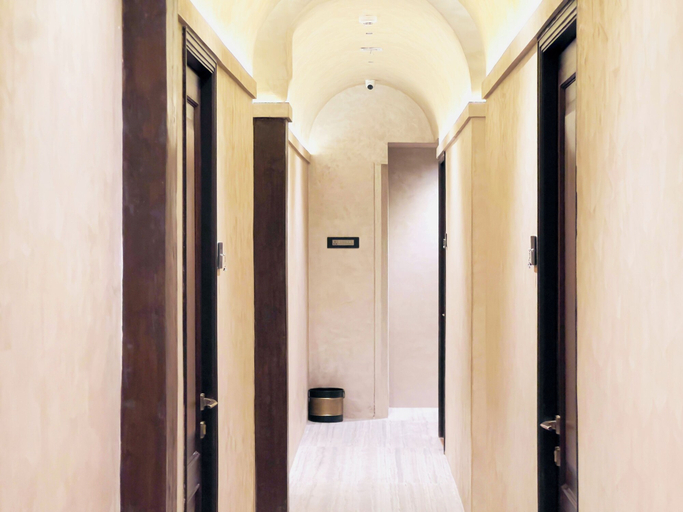 Others 5, White Pearl Colaba, Mumbai City